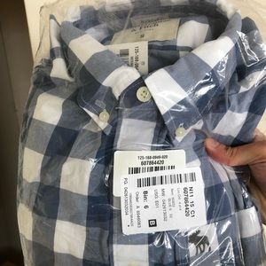 Men’s small plaid Abercrombie & Fitch shirt
